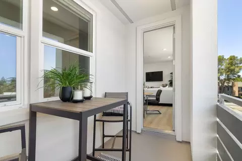 176 E Fremont Ave, Sunnyvale, CA 94087