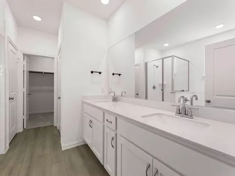 Bath - 3993 Olin Way, Celina, TX 75009 photo 3 of 5