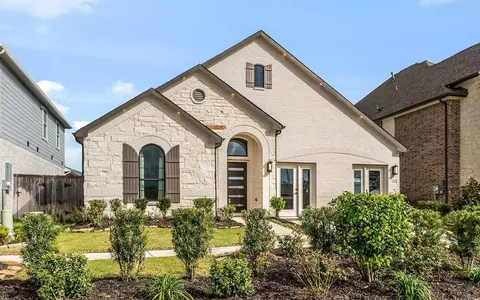 Exterior - 3618 Compass Pointe Ct, Angleton, TX 77515 photo 6 of 14