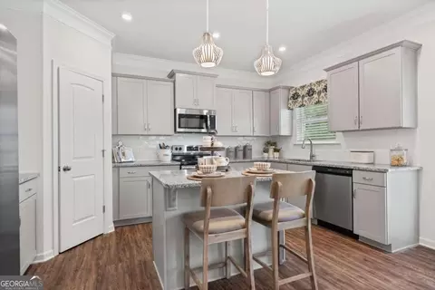 Kitchen - 201 Park Bench Way, Warner Robins, GA 31008 photo 1 of 5