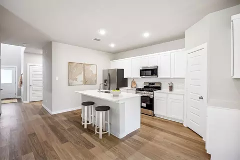 Kitchen - 804 Rockcloud Dr, Haslet, TX 76052 photo 1 of 10