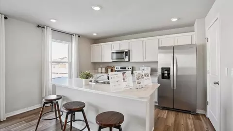 Kitchen - 920 Northview Dr, Waukee, IA 50263 photo 6 of 7