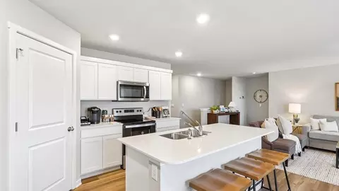 Kitchen - 920 Northview Dr, Waukee, IA 50263 photo 3 of 7