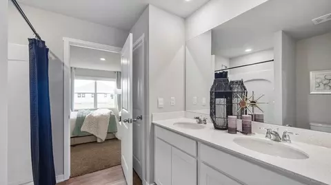 Bath - 920 Northview Dr, Waukee, IA 50263 photo 5 of 9