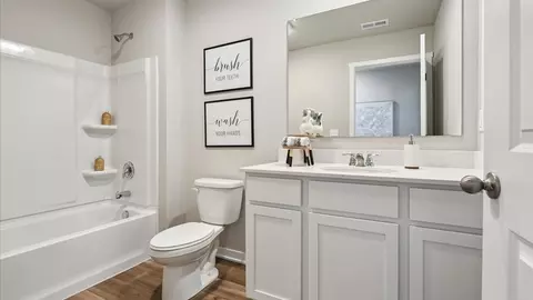 Bath - 920 Northview Dr, Waukee, IA 50263 photo 9 of 9