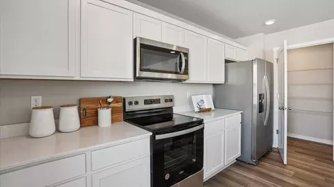 Kitchen - 920 Northview Dr, Waukee, IA 50263 photo 7 of 7
