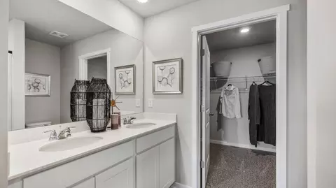 Bath - 920 Northview Dr, Waukee, IA 50263 photo 6 of 9