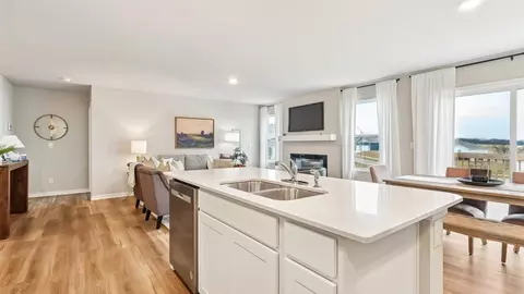 Kitchen - 920 Northview Dr, Waukee, IA 50263 photo 4 of 7