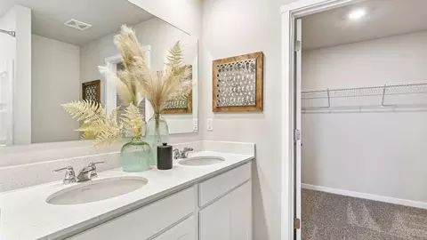 Bath - 920 Northview Dr, Waukee, IA 50263 photo 1 of 9