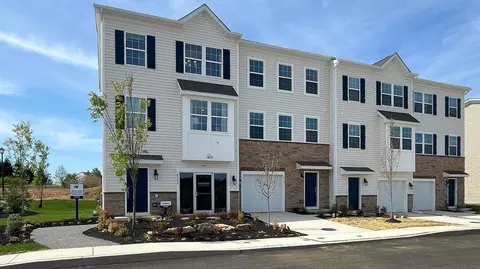 8201 Brodie Ct, Breinigsville, PA 18031