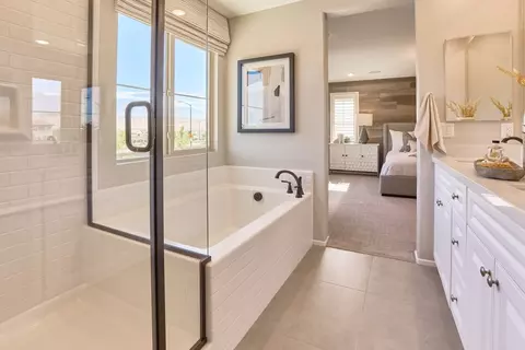 Bath - 5533 Kiwi Ct, Banning, CA 92220 photo 5 of 5