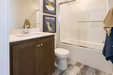Bath - 5533 Kiwi Ct, Banning, CA 92220 photo 3 of 5