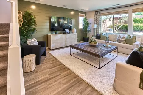 Living - 5533 Kiwi Ct, Banning, CA 92220 photo 2 of 2