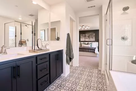 Bath - 5533 Kiwi Ct, Banning, CA 92220 photo 4 of 5