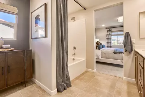 Bath - 5533 Kiwi Ct, Banning, CA 92220 photo 1 of 5
