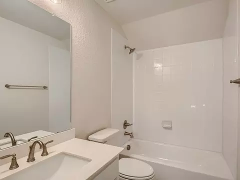 Bath - 4805 Triadic Ln, Prosper, TX 75078 photo 3 of 10