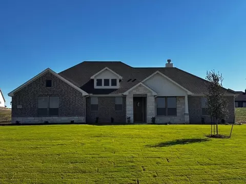 165 Big Sky Rd, Decatur, TX 76234