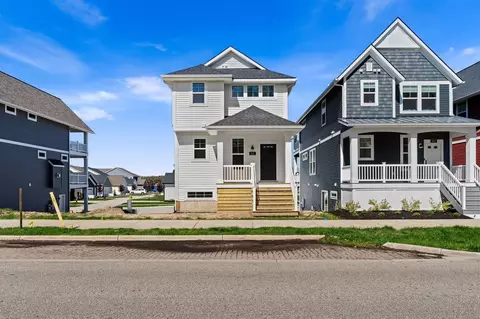 910 S Lake St, Whitehall, MI 49461