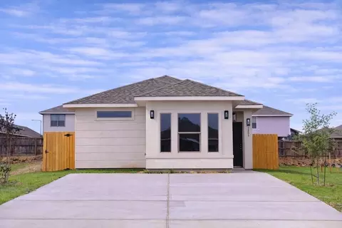 1805 Port Louisiana Lp, Laredo, TX 78045