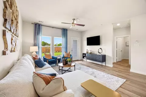 Living - 317 Declan St, Springtown, TX 76082 photo 3 of 5