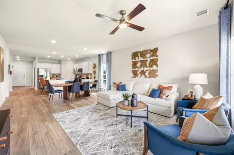 Living - 317 Declan St, Springtown, TX 76082 photo 4 of 5