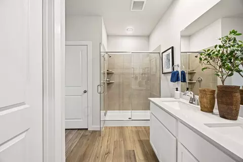 Bath - 317 Declan St, Springtown, TX 76082 photo 1 of 3