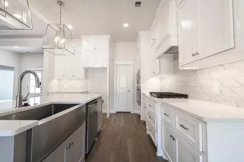 Kitchen - 2920 E Northampton St, Broken Arrow, OK 74014 photo 4 of 7