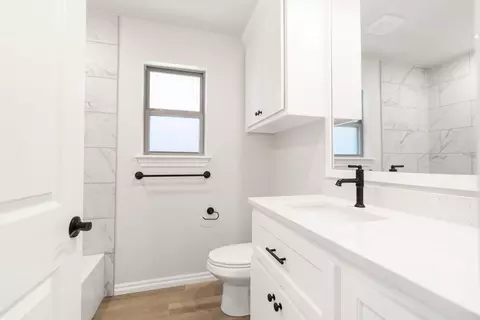 Bath - 2920 E Northampton St, Broken Arrow, OK 74014 photo 9 of 18