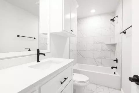 Bath - 2920 E Northampton St, Broken Arrow, OK 74014 photo 11 of 18