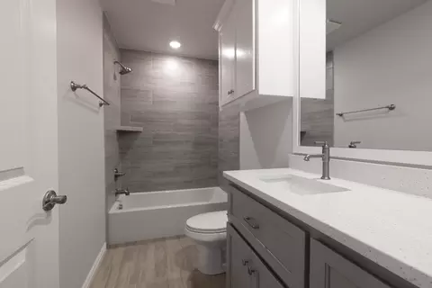 Bath - 2920 E Northampton St, Broken Arrow, OK 74014 photo 4 of 18