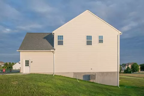 Exterior - 333 Amber Dr, Lititz, PA 17543 photo 13 of 17