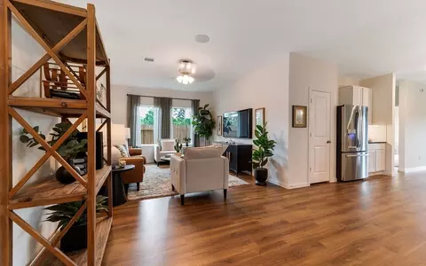 Entry Way - 10515 Killdeer Ct, Willis, TX 77378 photo 4 of 9