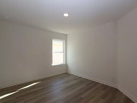 Bedroom - 810 Ridgewood Cliffs Ct, Willis, TX 77378 photo 5 of 5