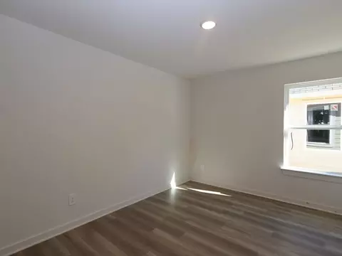 Bedroom - 810 Ridgewood Cliffs Ct, Willis, TX 77378 photo 4 of 5