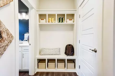 Entry Way - 200 Shyla Ct, Monroe, OH 45050 photo 5 of 6