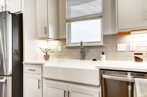 Kitchen - 200 Shyla Ct, Monroe, OH 45050 photo 5 of 8