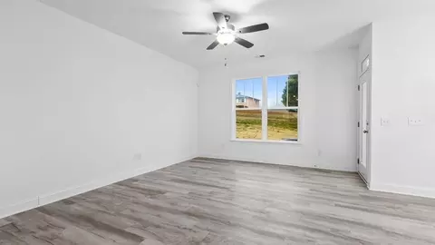 Living - 348 Pearson Rd, Easley, SC 29642 photo 3 of 4