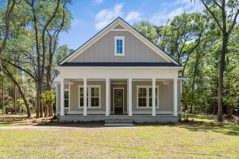 1347 Sea Aire Dr, Charleston, SC 29412