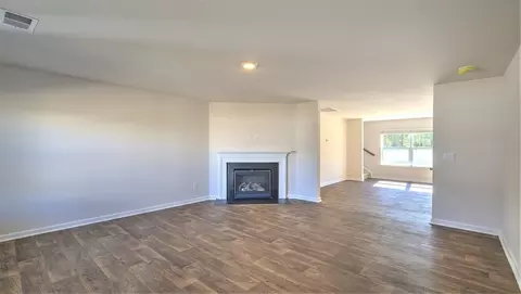 Living - 1104 Golf Dr, Roebuck, SC 29376 photo 5 of 7
