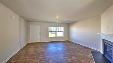 Living - 1104 Golf Dr, Roebuck, SC 29376 photo 3 of 7
