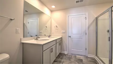 Bath - 1104 Golf Dr, Roebuck, SC 29376 photo 1 of 7