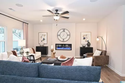 Living - 7310 Upland Loop, Leeds, AL 35094 photo 2 of 9