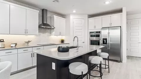 Kitchen - 9829 S 12th St, Phoenix, AZ 85042 photo 5 of 7