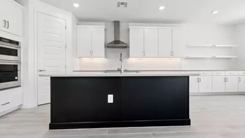 Kitchen - 9829 S 12th St, Phoenix, AZ 85042 photo 3 of 7