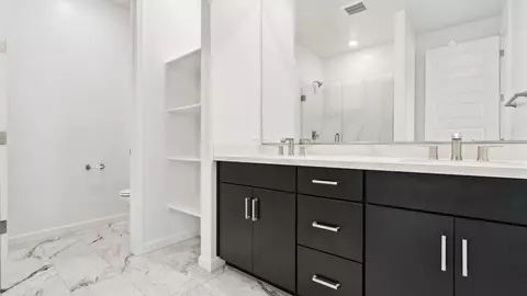 Bath - 9829 S 12th St, Phoenix, AZ 85042 photo 2 of 3