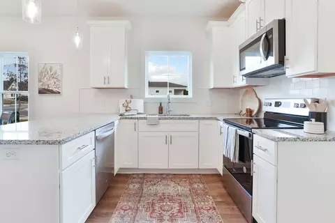 Kitchen - 1004 Crossing Ct E, Valley, AL 36854 photo 1 of 1