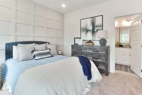 Bedroom - 1004 Crossing Ct E, Valley, AL 36854 photo 2 of 3