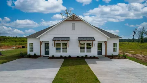 Exterior - 1004 Crossing Ct E, Valley, AL 36854 photo 2 of 5