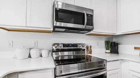 Kitchen - 7756 Three Mile View Dr, Milton, FL 32583 photo 2 of 5