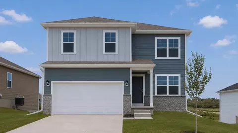 5602 Fenwick St, Bellevue, NE 68133
